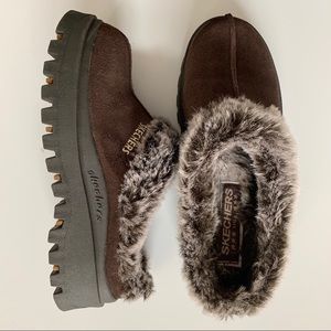 skechers fortress clog slipper